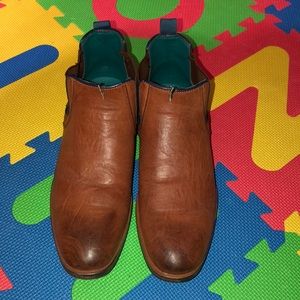 ARider chukka boots